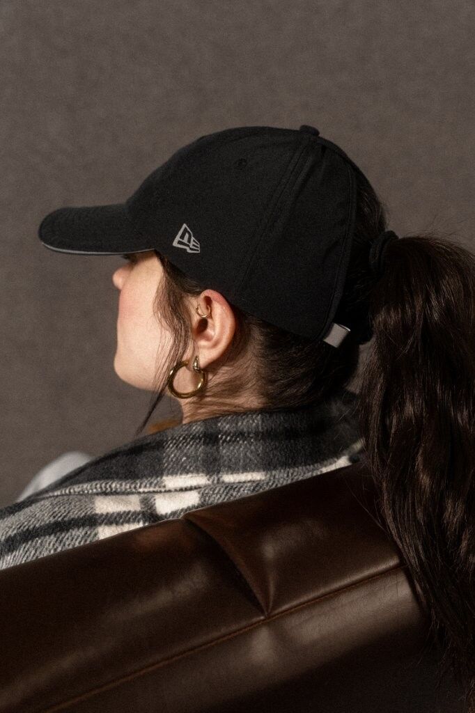 Open Back Şapka Nedir? Neden Herkes Bu Modeli Tercih Etmeye Başladı?